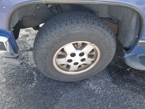 Used 1995 Chevrolet Tahoe 2WD image 5