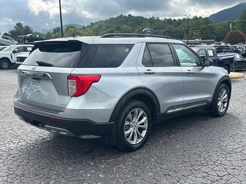 Used 2022 Ford Explorer XLT AWD/4WD image 8