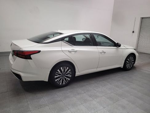 Used 2025 Nissan Altima 2.5 SV FWD image 10