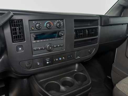 Used 2025 Chevrolet Express 3500 LT w/ LT Preferred Equipment Group RWD image 24