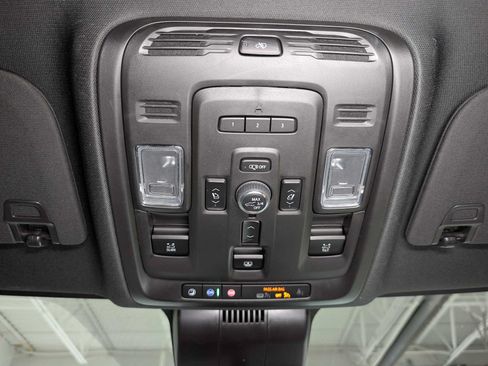 Used 2023 GMC Yukon XL Denali w/ Denali Reserve Package AWD/4WD image 30