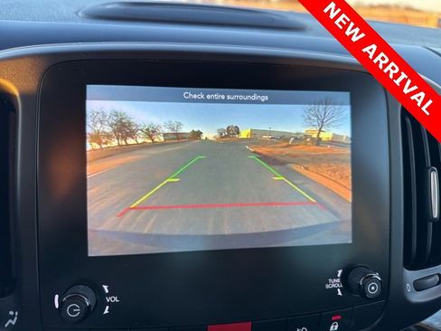 Used 2020 FIAT 500L Lounge image 12