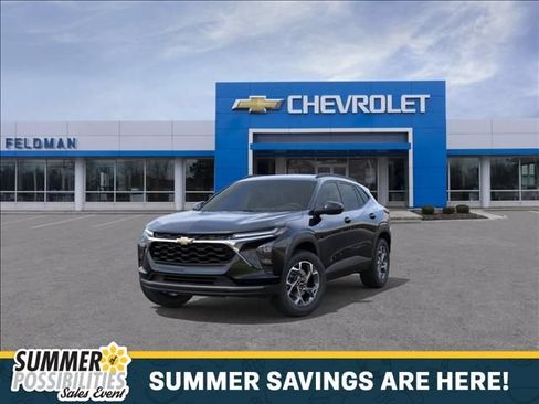 New 2026 Chevrolet Trax LT w/ Driver Confidence Package FWD image 8