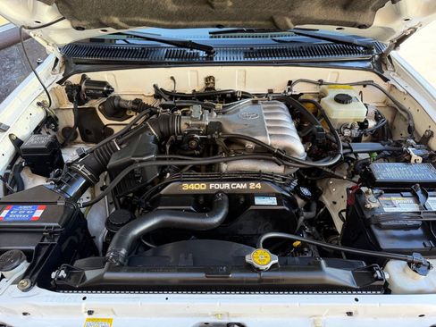 Used 2002 Toyota 4Runner SR5 AWD/4WD image 30