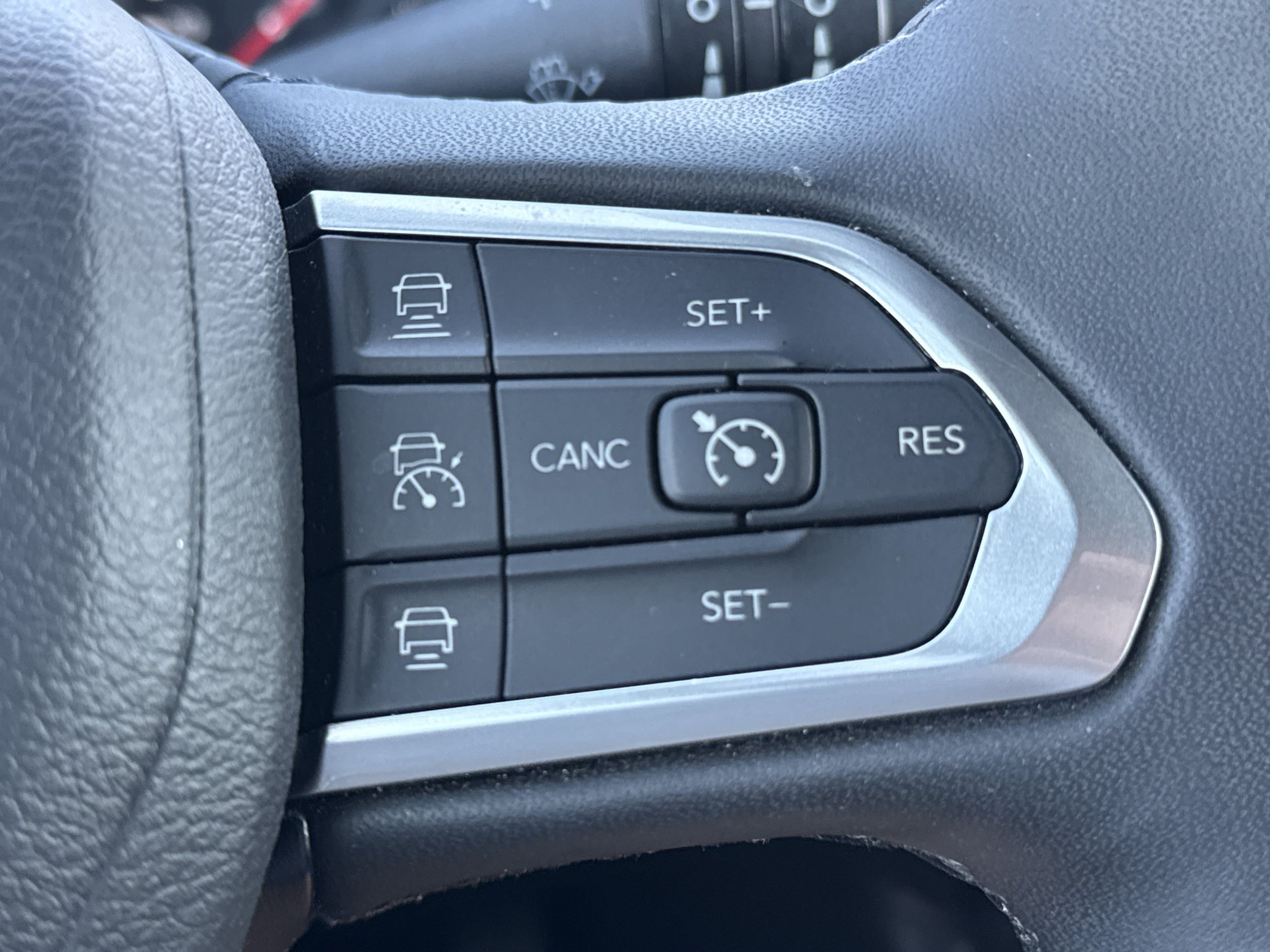 Used 2025 Jeep Compass Limited AWD/4WD image 36