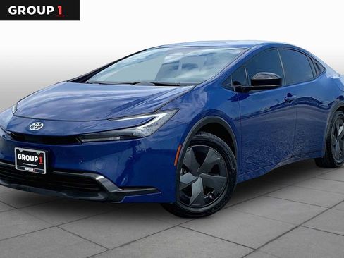 Used 2025 Toyota Prius LE FWD image 1