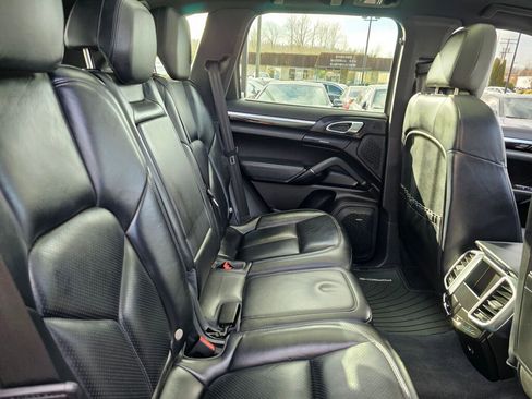 Used 2017 Porsche Cayenne image 14