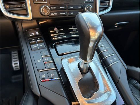 Used 2017 Porsche Cayenne S AWD/4WD image 20