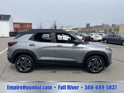 Used 2024 Chevrolet TrailBlazer RS FWD image 3