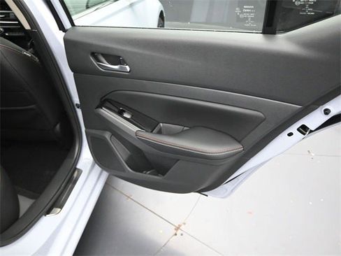 New 2025 Nissan Altima 2.5 SR image 32