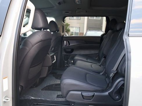Certified 2025 Kia Carnival SX Prestige FWD image 28