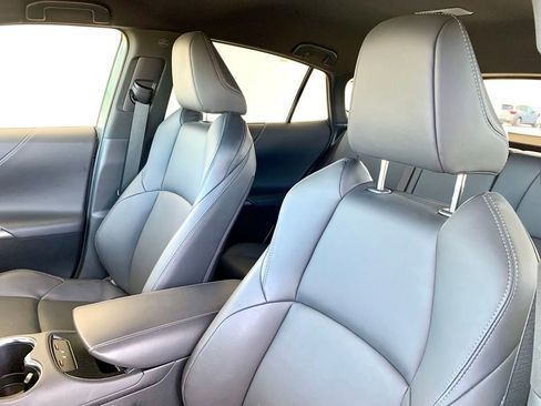 Used 2022 Toyota Venza XLE AWD/4WD image 15