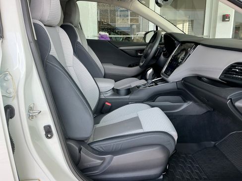 Used 2025 Subaru Outback Premium w/ Popular Package #1A image 32