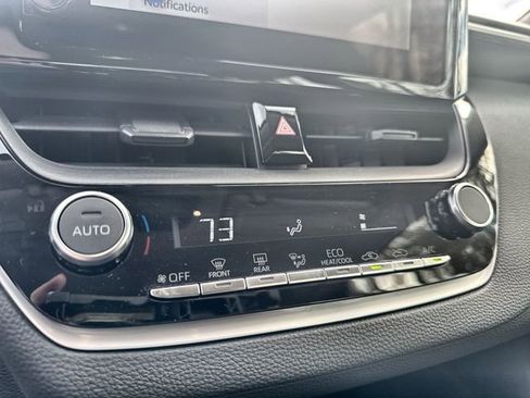 Used 2025 Toyota Corolla LE image 27