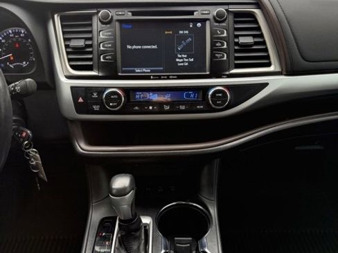 Used 2019 Toyota Highlander Plus image 11