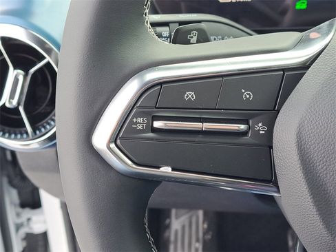 New 2026 Chevrolet Equinox EV LT image 9