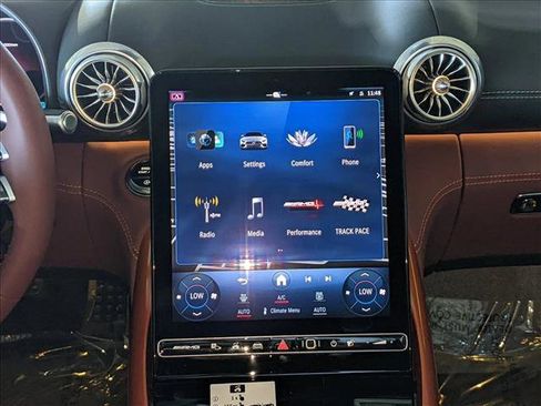 New 2024 Mercedes-Benz SL 63 AMG 4MATIC image 15