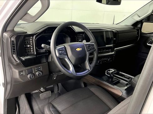 Certified 2025 Chevrolet Silverado 1500 LT w/ Safety Package RWD image 17