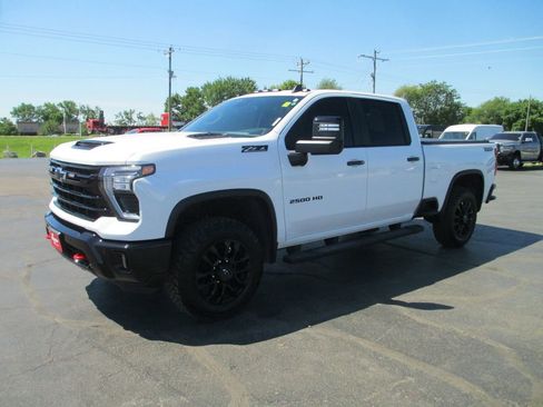 Used 2026 Chevrolet Silverado 2500 LT w/ Trail Boss Package AWD/4WD image 13
