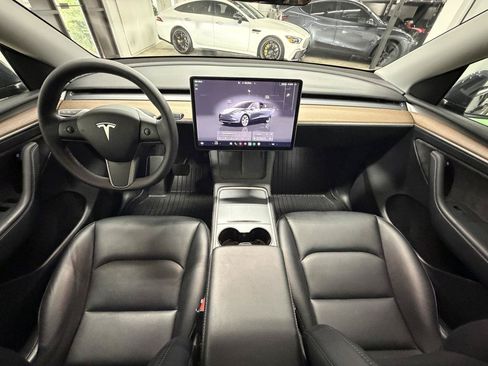 Used 2023 Tesla Model Y Long Range AWD/4WD image 15