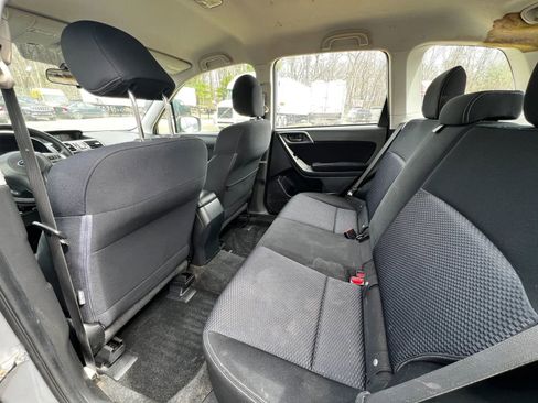 Used 2015 Subaru Forester 2.5i AWD/4WD image 10