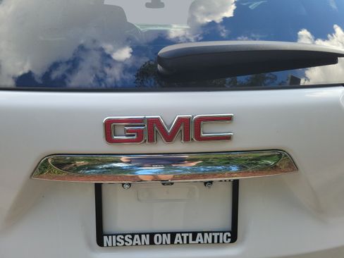 Used 2019 GMC Terrain Denali w/ Advanced Safety Package AWD/4WD image 18