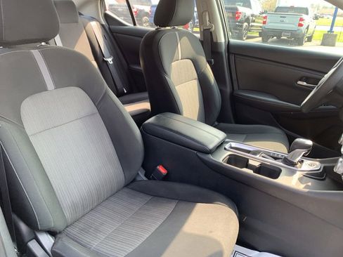 Used 2025 Nissan Sentra SV image 11