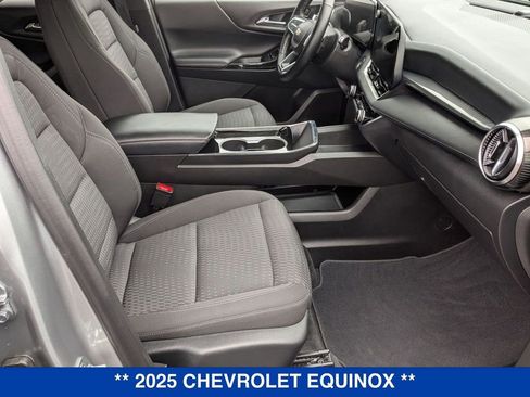 Used 2025 Chevrolet Equinox LT image 35