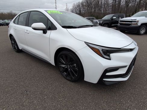 Used 2024 Toyota Corolla SE FWD image 9