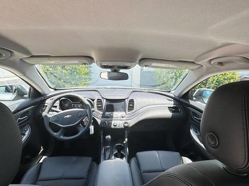 Used 2016 Chevrolet Impala LT FWD image 13