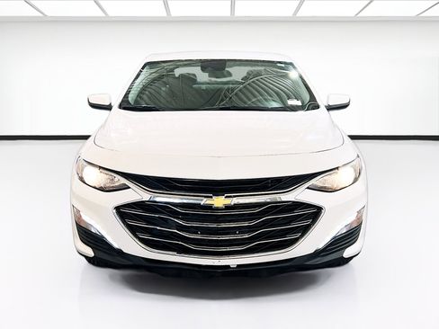 Used 2023 Chevrolet Malibu LT image 2