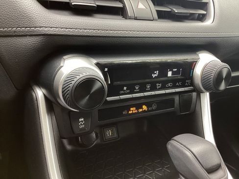 Used 2023 Toyota RAV4 LE FWD image 15