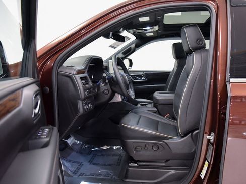 Used 2023 Chevrolet Tahoe Premier AWD/4WD image 15