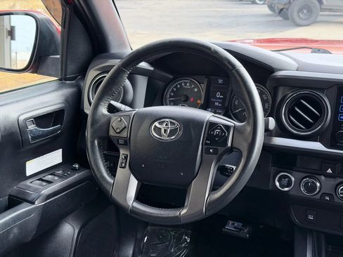 Used 2017 Toyota Tacoma TRD Off-Road w/ Tow Package (A/T) AWD/4WD image 14