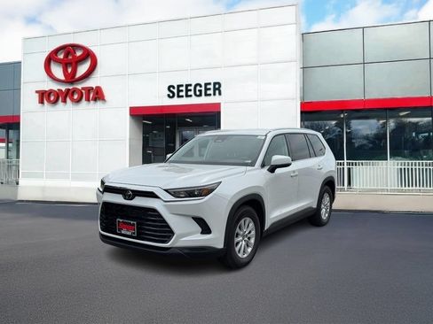 Used 2026 Toyota Grand Highlander AWD image 11