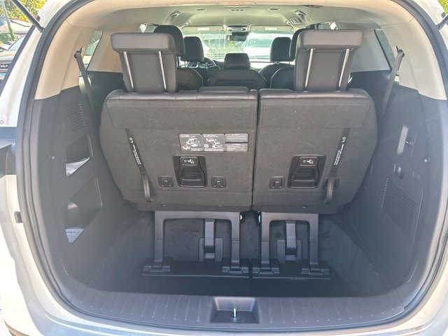 Used 2024 Kia Carnival LX FWD image 8