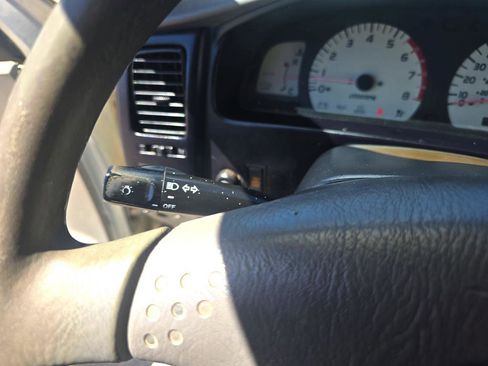 Used 2001 Toyota Tacoma w/ SR5 Package AWD/4WD image 19