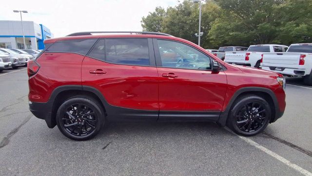 Certified 2023 GMC Terrain SLE w/ Driver Convenience Package AWD/4WD image 9