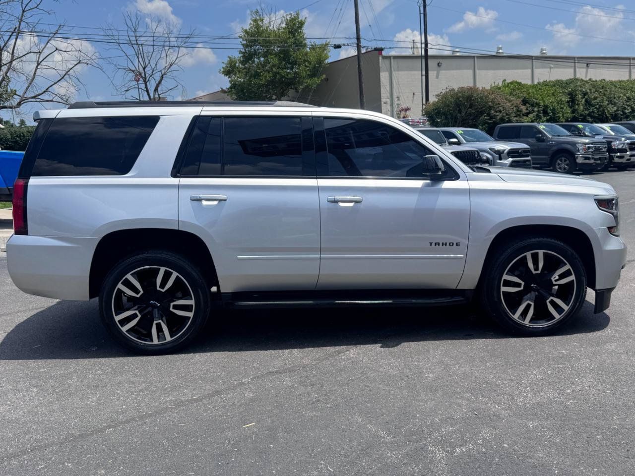 Used 2018 Chevrolet Tahoe Premier AWD/4WD image 2