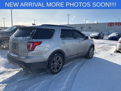 Used 2017 Ford Explorer Limited w/ Equipment Group 301A image 8