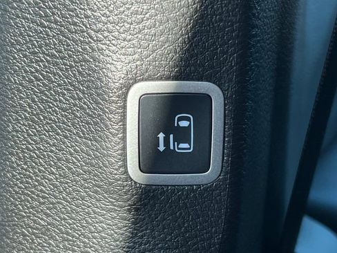 New 2026 Chrysler Pacifica Select FWD image 34