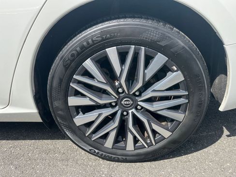 Used 2025 Nissan Altima 2.5 SV image 31