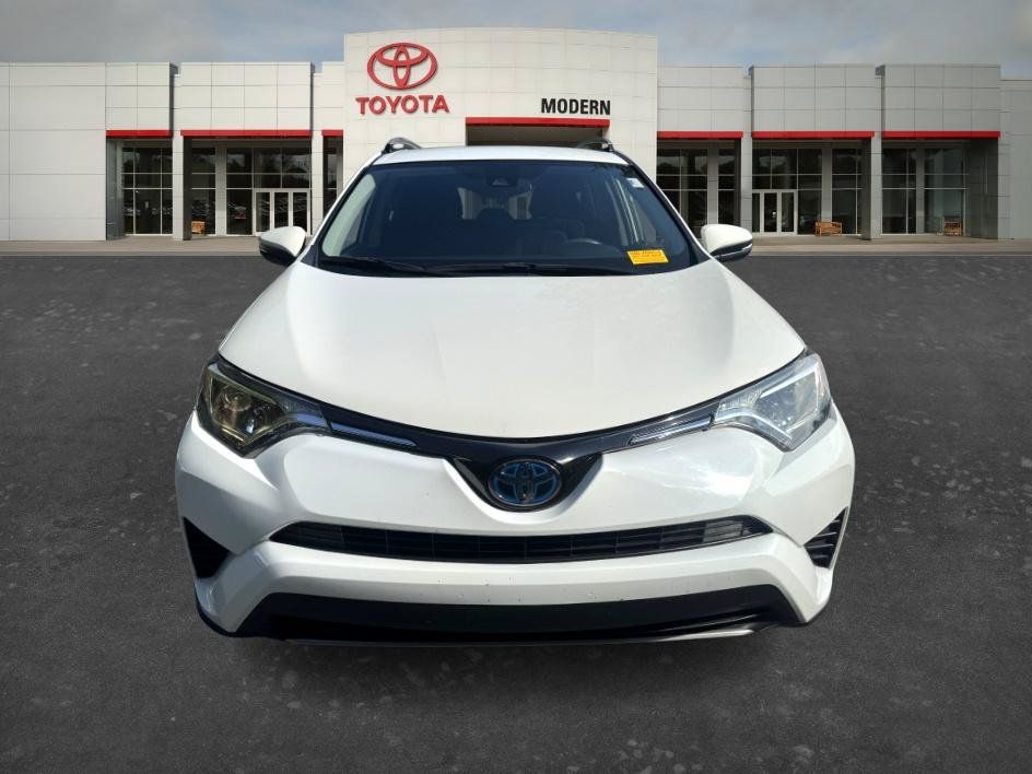 Used 2018 Toyota RAV4 LE AWD/4WD image 1