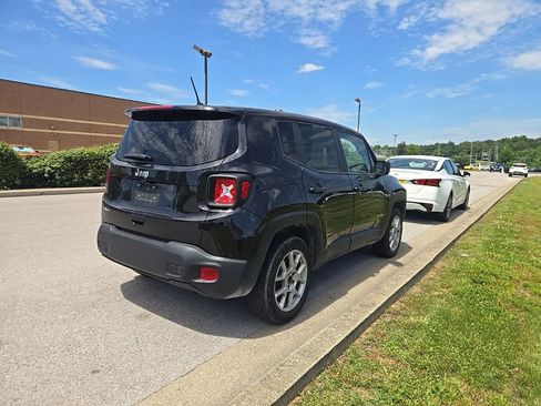 Used 2023 Jeep Renegade Latitude AWD/4WD image 3