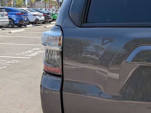 Used 2022 Toyota 4Runner SR5 Premium w/ Moonroof Package RWD image 22