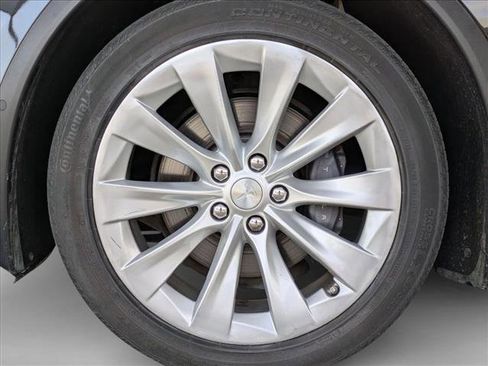 Used 2018 Tesla Model X 75D image 26