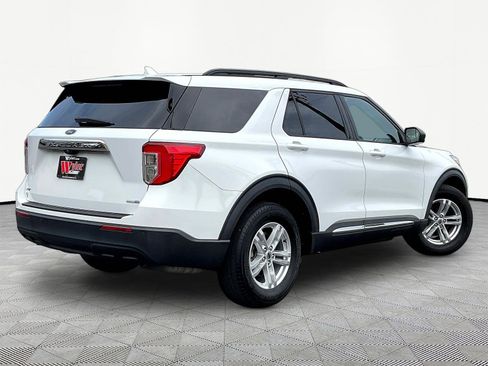 Used 2020 Ford Explorer XLT AWD/4WD image 6