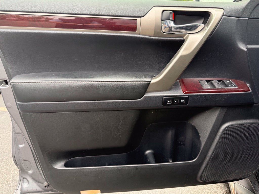 Used 2018 Lexus GX 460 Premium AWD/4WD image 4