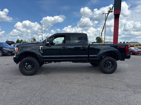 Used 2019 Ford F250 Lariat w/ FX4 Off-Road Package AWD/4WD image 2