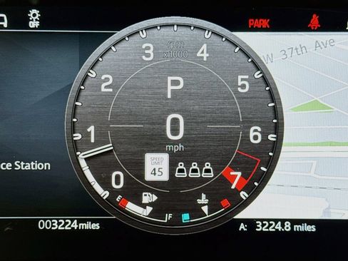 Used 2025 Land Rover Defender 110 X-Dynamic SE AWD/4WD image 11